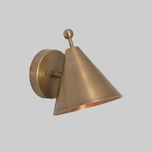 Applique murale en laiton, forme de cône géométrique, style moderne du milieu du siècle, luminaire d'intérieur, décoration de salon - Product Image 4