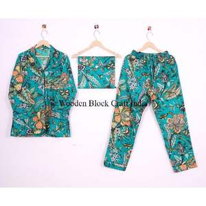 ชุดนอนผ้าฝ้ายพิมพ์ลายบล็อกน้ำหนักเบาสำหรับผู้หญิง เนื้อผ้านุ่ม ระบายอากาศได้ดี เหมาะสำหรับการพักผ่อน การนอนหลับ และสวมใส่สบายๆ - Product Image 1