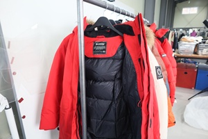 Yoursup Chaqueta Acolchada de Plumas de Pato y Ganso Coreanas Auténticas Usadas, Fardo de 100 kg, Video Verificado Transparente, Venta al por Mayor Ukay, En Stock - Product Image 3