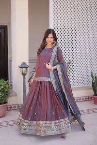 Conjunto de Lehenga Choli de algodón de la mejor calidad con estampados elegantes para bodas de verano, fiestas informales y colecciones de boutique en venta - Product Image 3