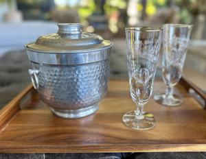 ถังน้ำแข็งเงินดีไซน์เนอร์แบบตอกลาย สำหรับแช่ค็อกเทล ของขวัญสำหรับโอกาสพิเศษ บาร์ที่บ้าน โรงแรม คลับ และงานปาร์ตี้ - Product Image 6