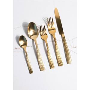 Juego de Cubiertos de Lujo en Oro Martillado, Acero Inoxidable 18/10, Juego de Cubiertos Mate de 20 Piezas, Cuchillo, Tenedor y Cuchara Dorados, Vajilla para Hotel - Product Image 1