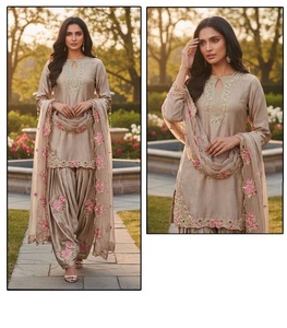Collection de salwar kameez en satin brodé, catalogue complet disponible à prix de gros. - Product Image 5