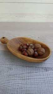 Planche de service longue en bois de noyer de luxe avec poignée, planche à charcuterie polyvalente, délices culinaires, réversible - Product Image 4