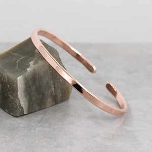 Bracelet magnétique moderne en cuivre, cadeau de mariage en cuivre pour un anniversaire de bien-être, énergie écologique et cadeau de fête - Product Image 2