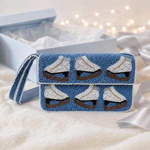 Sac à bandoulière brodé artisanal pour femmes, pour des looks uniques et les sorties quotidiennes, sac à main en point de croix pour femmes - Product Image 1