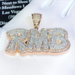 Pendentif Lettre Moissanite VVS1, Style Hip Hop Glacé Bicolore, en Argent Sterling 925 Plaqué Or, Bijoux de Rappeur, Dvars Diamond DHP-191 GCI - Product Image 1