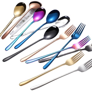 Ensemble de couverts cuillère et fourchette finition arc-en-ciel pour les maisons, les restaurants, les fêtes, les hôtels et les collections de vaisselle quotidienne, fabriqués à la main - Product Image 2