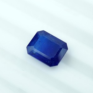 พลอยไพลินสีน้ำเงินธรรมชาติ 3.50 กะรัต ทรงคุชชั่นเจียระไน (10x8x4 มม.) HG-0022 แบรนด์ HAYAAT GEMS สำหรับทำเครื่องประดับ แหล่งกำเนิดราชสถาน - Product Image 5