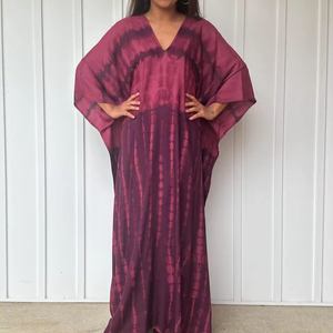 Kaftan Tie Dye Violet A 92 pour Femme – Idéal Plage, Resort, Croisière, Fête au Bord de la Piscine - Product Image 1