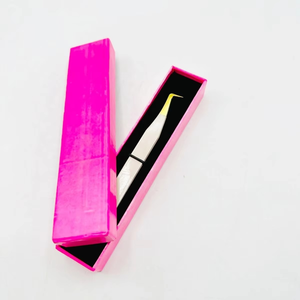 แหนบปลายโค้ง 90 องศา รุ่น L  โลโก้สั่งทำได้  เคลือบสีทอง  ปลายสแตนเลสเคลือบผิวเรียบ  สำหรับดูแลขนตา - Product Image 2