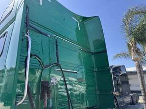 Camión Tractor de Servicio Pesado para Carretera, 6x4, Cabina con Cama, Diésel, Vehículo de Transporte - Product Image 4