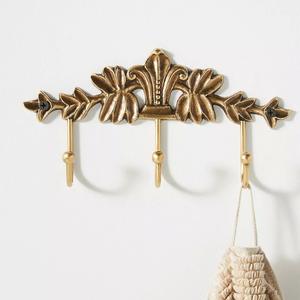 Porte-serviettes mural en métal moderne à double crochet, robuste et peu encombrant - Product Image 1