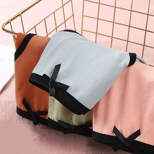 Braguitas Hipster Sin Costuras de Talle Medio para Mujer, Color Rosa Sólido con Ribete Negro y Decoración de Lazo, Tejido de Algodón y Spandex, Estilo Básico - Product Image 4