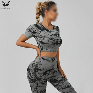Ensemble tendance de t-shirt et leggings en coton respirant et très extensible, 2 pièces, haut de sport pour femme et leggings de course ajustés - Product Image 5