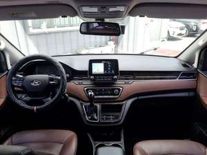 Furgoneta Familiar Starex 2019 Plateada Usada, Vehículo de Pasajeros Diésel de 9 Plazas, Auto de Segunda Mano de Lujo Coreano en Excelentes Condiciones - Product Image 3