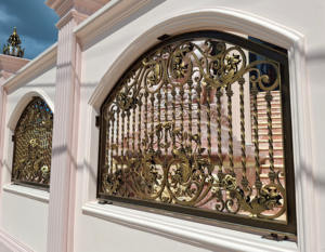 Paneles de Cerca de Hierro Forjado de Lujo para Villas y Estancias, Cercas Decorativas para Jardín Exterior, Acabado de Seguridad Metálico Personalizado con Recubrimiento en Polvo - Product Image 3