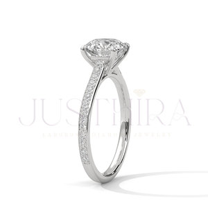 Bague en diamant ovale de qualité export, idéale pour le quotidien, le bureau et un style élégant. Prix compétitif. - Product Image 4