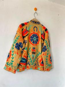 Elegante Chaqueta Suzani Bordada a Mano en Algodón Naranja con Patrón Floral, Manga Larga, Cuello Alto, Estilo Bohemio, Abrigo de Invierno para Mujer - Product Image 2