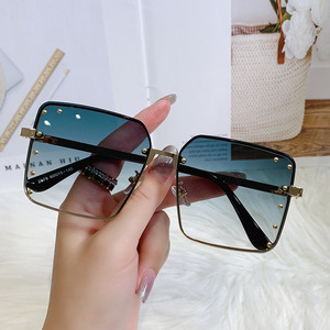 Gradient-tinted Mirrored Sunglasses Trendy Oversized Rimless Driving Shades Flattering for Larger <b>Faces</b> Slimming Effect - Product Image 3