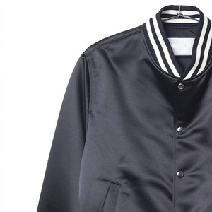 Veste en satin élégante pour homme, légère, à boutons, dernière tendance, avec doublure en coton. - Product Image 3