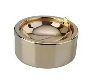 Cenicero de Metal con Acabado Decorativo, Elegante Porta Cenizas para Cigarrillos, Resistente al Viento, para Interiores y Exteriores, Decoración para el Hogar - Product Image 3