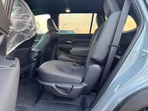 NOUVEAU TOYOTA GRAND HIGHLANDER PLATINUM 2026 0 KM 299 CV 7 PLACES 4 CYLINDRES TRANSMISSION AUTOMATIQUE - Product Image 6