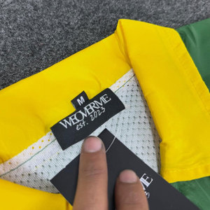 WeOverMe Ensemble de survêtement vert et jaune pour homme, col polo, fermeture éclair sur le devant, style sportif, vêtements d'été, coupe-vent, ensemble short - Product Image 3