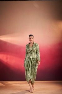 Tenue en soie Tasar à motifs artistiques fantaisistes de créateur indien, style moderne, sari Dhoti avec Koti et Blouse pour femme - Product Image 5