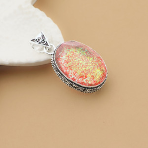 Colgante de ópalo de fuego relleno de plata hecho a mano – Joyería artesanal arcoíris - Product Image 5