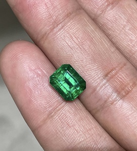 Émeraude naturelle zambienne de qualité supérieure, taille octogonale, véritable pierre précieuse vert vif 1,70 ct GEMS INTERNATIONAL pour la fabrication de bijoux - Product Image 2