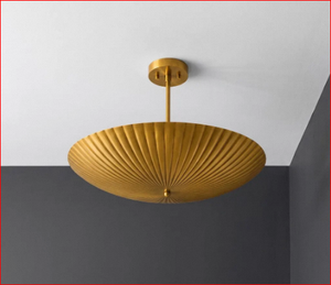 Lustre en laiton massif rainuré fait main, 24 pouces, style mid-century - Product Image 1