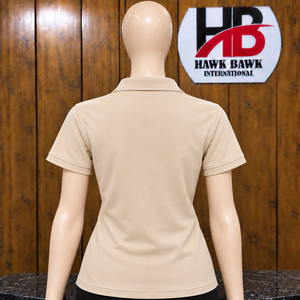 เสื้อโปโลแขนสั้นปักโลโก้ผู้หญิง ซิปครึ่งตัว สไตล์ลำลอง ทรงปกติ สีเบจ โพลีเอสเตอร์ 100% แห้งเร็ว - Product Image 2