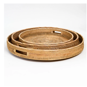 Bandeja de Servir de Caña Natural Hecha a Mano de Primera Calidad con Asas de Madera, Bandeja Decorativa Sostenible - Product Image 1