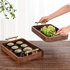 Plateaux de service en bois avec poignées en laiton, finition polie, usage domestique - Product Image 4