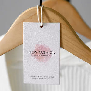 ป้ายแขวนเสื้อผ้าแบบกำหนดเองที่เป็นมิตรกับสิ่งแวดล้อมพร้อมโลโก้ ทำจากกระดาษเมล็ดพืชสุดหรู และป้ายเสื้อผ้ารีไซเคิลได้สำหรับบรรจุภัณฑ์เสื้อผ้า - Product Image 2