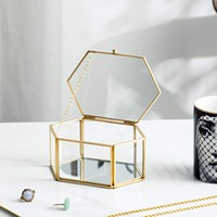 Boîte à bijoux de luxe en verre avec cadre en métal doré, couvercle hexagonal à charnières, étui de rangement décoratif pour perles, bagues, boucles d'oreilles, boîte de présentation