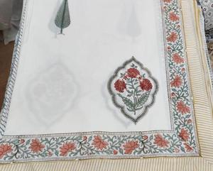 Parure de lit en coton imprimé à la main avec 2 taies d'oreiller, literie artisanale indienne pour la décoration intérieure, vente en gros - Product Image 1
