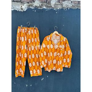 Conjunto de pijama de manga larga con estampado floral amarillo de algodón para mujer, ropa de dormir informal holgada de longitud completa de dos piezas con cuello vuelto - Product Image 4