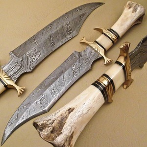 Couteau à lame fixe en acier damas fait main sur mesure avec manche en os, outil de chasse et de survie en plein air - Product Image 1