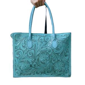 Sac fourre-tout bohème de luxe en cuir turquoise fait main pour femme avec bandoulière, idéal pour le quotidien, le printemps, l'hiver et les voyages, design durable - Product Image 1