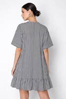 Chemise mi-longue décontractée à rayures fines noires et blanches, col en V, manches courtes, style chic décontracté, écologique, lavable, coupe trapèze, bohème, été