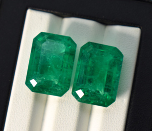 Lab Grown Octagon-<b>Step</b> Cut Columbian Emerald, Vivid Green Emerald ,Green Emerald, Loose Gemstone, May Birthstone ,18X13 mm - Product Image 2
