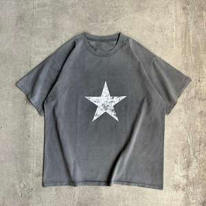 T-shirts vintage gris en coton imprimé streetwear personnalisé, coupe ample, épaules tombantes, effet délavé, 250 g/m², style délavé à l'acide - Product Image 1