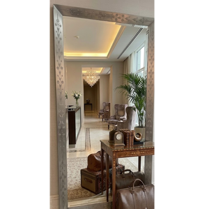 Espejo de Pared Clásico de Estilo Barroco Veneciano |   Espejo Decorativo de Vidrio Antiguo de Lujo para Sala de Estar, Hotel y Decoración de Interiores Reales - Product Image 1