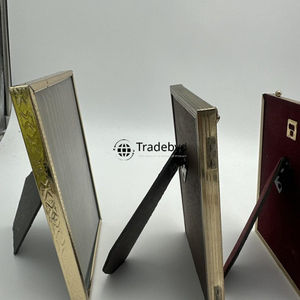 Cadre photo en métal design, élégant accent décoratif pour la maison par Tradebyd - Product Image 2