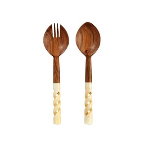 Ensemble de cuillères en bois de manguier durable avec manche en résine, finition alimentaire, idéal pour la cuisson, le mélange et l'usage quotidien, texture naturelle, couverts. - Product Image 5