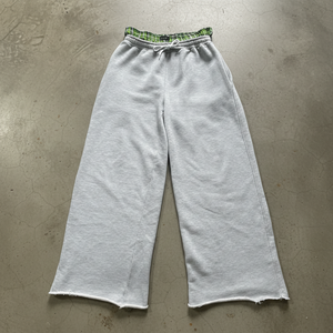 Pantalon de survêtement ample en coton French Terry de haute qualité, coupe droite et incurvée, rayé, avec cordon de serrage - Product Image 5