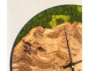 Custom Logo Silent Solid Wood Wall Clock with Preserved Moss Rustic Non-Ticking Decorative Clock for Home Decor Wholesale - Product Image 3