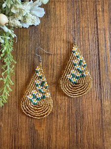 Boucles d'oreilles artisanales légères avec broderie, perles de verre, motifs traditionnels, pour fêtes, modèle 50, fabriquées par MD HANDICRAFTS - Product Image 3